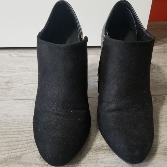 Shoes - Picture 3 of 3